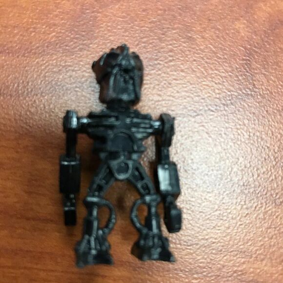 4 Lego mini Bionicle action figures - Picture 5 of 5